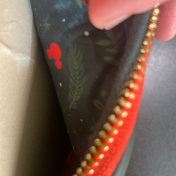 🎄 Disney Loungefly Minnie Mouse Holiday Holly Berry Mini Backpack & Wallet Set - Picture 6 of 9